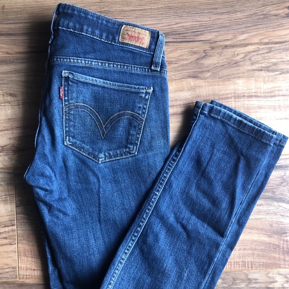 Women’s Levi Jeans